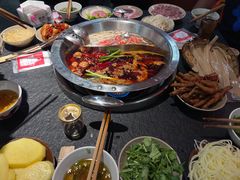 -四小区火锅·巷子里的重庆火锅(花照壁店)