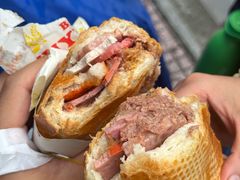 -Bánh Mì Huynh Hoa