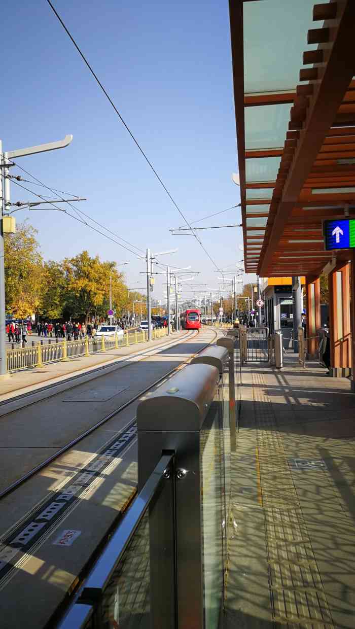 西郊线植物园站-"来植物园玩,坐了西郊线早有耳闻,据说像.