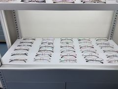 -无奔眼镜·蔡司·依视路授权店(马家堡店)