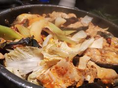 精品鲶鱼锅-猪啊牛呀羊啊铜盘烤肉(正大广场店)