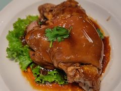 脱骨肘子-添福来墨鱼饺子 · 海鲜东北菜(大连星海·黄浦路店)