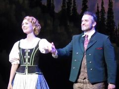 -交通银行前滩31演艺中心