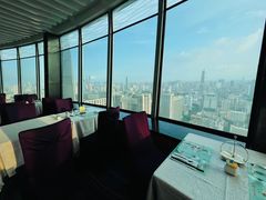-亚洲国际大酒店·云顶阁旋转自助餐厅