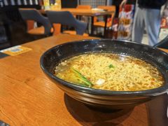 煮方便面加卧鸡蛋-京狮炙燥·精酿烧烤(首经贸店)
