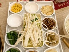 -花馬肆.云南过桥米线(汉神购物广场现场熬汤店)