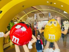 -m豆巧克力世界(上海世茂广场店)