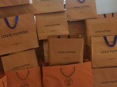 -聚云奢二手奢侈品黄金手表包包回收·中古店(三里屯总店)