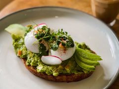 牛油果温泉蛋吐司-O'mills Sourdough Bakery&Bistro(永嘉路店)