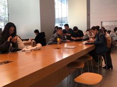 -Apple零售店(华贸购物中心店)