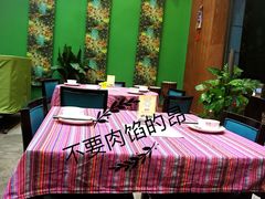 -香巴拉云南餐厅(华莱坞店)