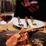 摇晃的红酒杯，只有我喝个烂醉🍷