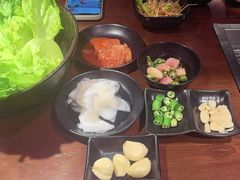 -肉甲韩国木炭烤肉(新壹街1店)
