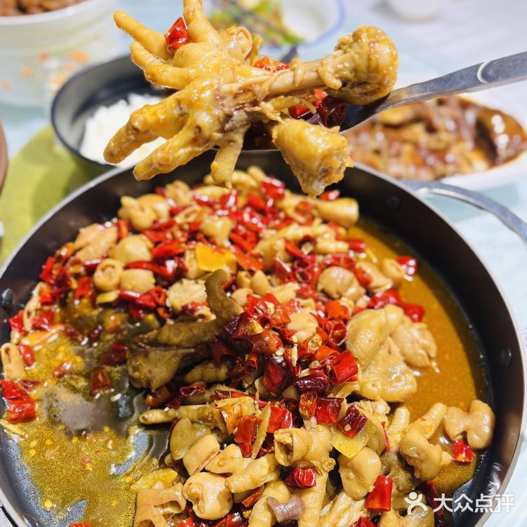 芙蓉楼|广州湘菜老字号美味肥肠新品