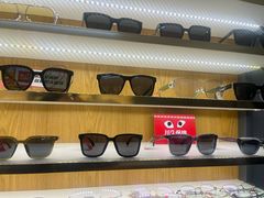 -优医视平价眼镜蔡司依视路折扣工厂店(德胜门店)