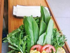 蔬菜拼盘-毛辣果·贵州红酸汤牛肉火锅(西单店)