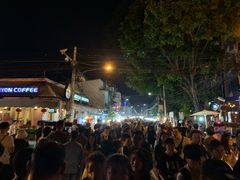 -周日夜市