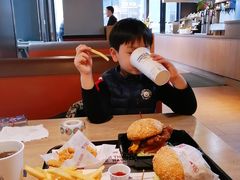 -The Habit Burger Grill 哈比特汉堡(复兴soho店)