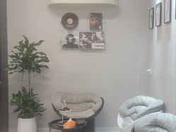 -老男孩男士理容馆·理发·烫染·修面