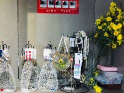 -现代经典婚纱摄影