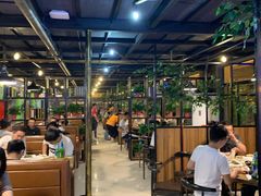 大堂-每食每刻·皖北新民地锅鸡