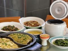 -阿瓦山寨·湘菜现炒·剁椒鱼头王(咸阳总店)