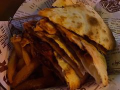 墨西哥辣牛肉芝士煎饼-MR.ROCKY洛奇先生RESTAURANT&BAR(宝安壹方城店)