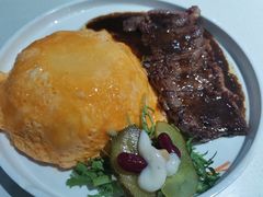 招牌牛腩拼叉烧饭-锦园春香港茶餐厅(西海湾旗舰店)