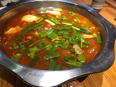 -野山舂·贵州现舂酸汤火锅(鸿通城店)