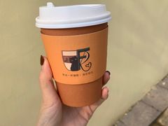 -初见咖啡(青大路店)