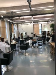 -Hair Co.一间沙龙