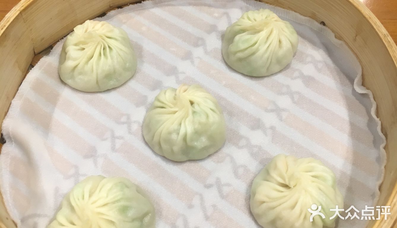 辣味是不吃辣的人都OK。丝瓜小笼包别有一番风味