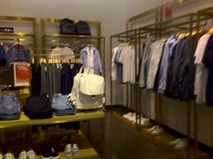 -URBAN REVIVO(济南世茂广场店)