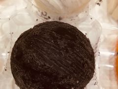 乌豆沙蛋黄酥-陶陶居饼家(惠福东路店)