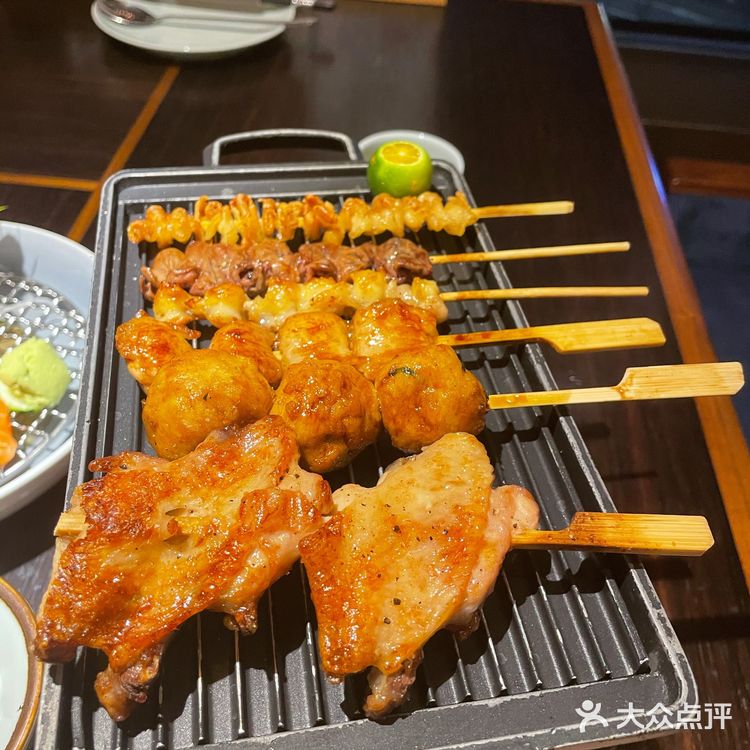 来福士的山葵家精致料理寿司吧！