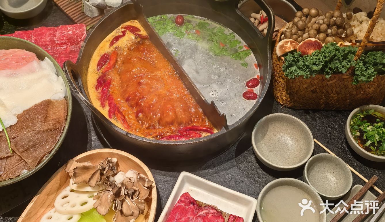 冬天当然是要吃火锅啦🥘