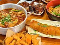 -爆炸头阿姨小四川正宗川味小吃(无任何分店)