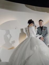 点击看大图 -Renee芮亦婚纱