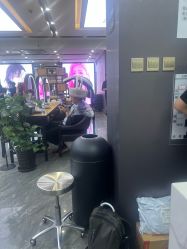 -藤野造型烫染·漂发