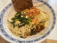 开洋葱油拌面-鲁达面馆本帮风味(共康东路店)