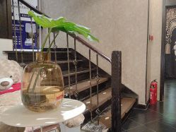 -威思丽高温瑜伽会馆