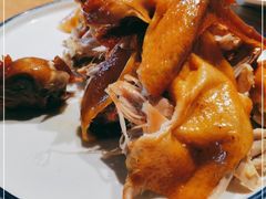 -头上红煨盐鸡·非遗院子餐厅