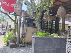 -Pundi Pundi Restaurant