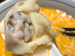 金汤黄鱼馄饨-蟹黄鱼·楼上面馆(外滩中央旗舰店)