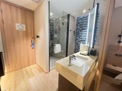 -上海浦东中心万枫酒店