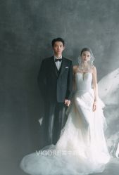 -雪中彩影婚纱摄影·微光艺术中心