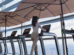 -黄金时代游泳健身云畔会所(绿地中心双子塔店)