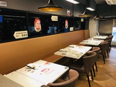 大堂-新大咀港式茶餐厅(宝山万达店)