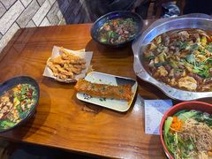 -爆炸头阿姨小四川正宗川味小吃(无任何分店)