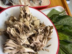 -毛辣果·贵州红酸汤牛肉火锅(西单店)
